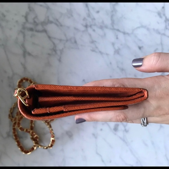 Prada saffiano chain wallet - Picture 3 of 6